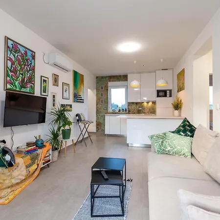 Pet Friendly In With Wifi Holiday home