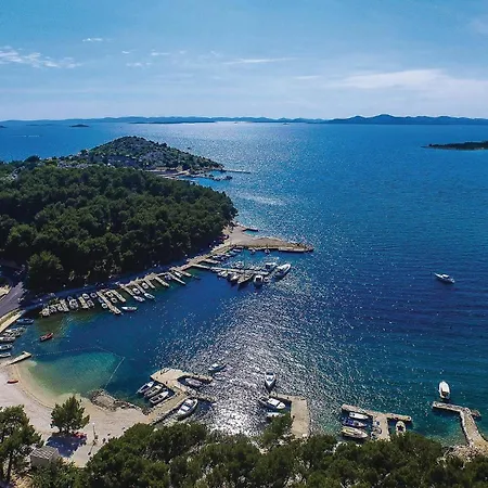 Pet Friendly In With Wifi Holiday home Drage